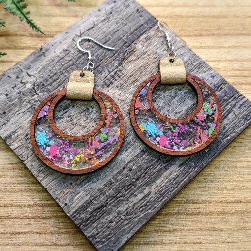 Exquisite Wooden Hoop Earrings with Crescent Inlay and Leather Strap - Image 5