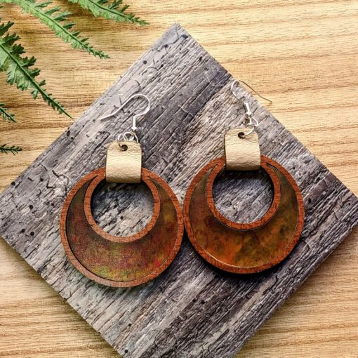 Exquisite Wooden Hoop Earrings with Crescent Inlay and Leather Strap - Image 3